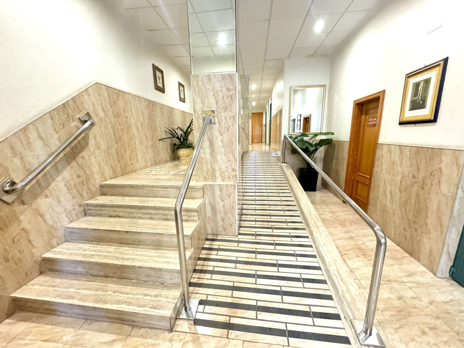 Dúplex en venta en Puerta del Cairo, Las Viñas — 2