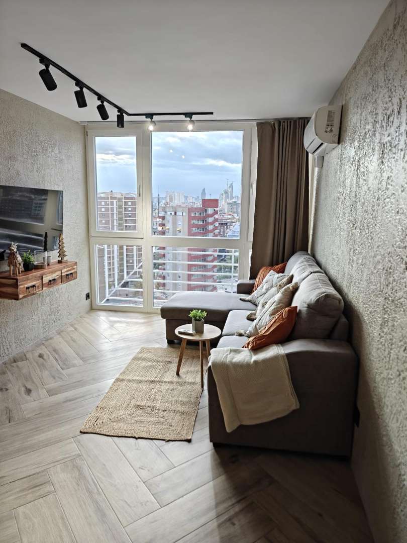 Estudio Avenida de portugal. Estudio reformado - planta 14 en benidorm (av. portugal) — 1/28