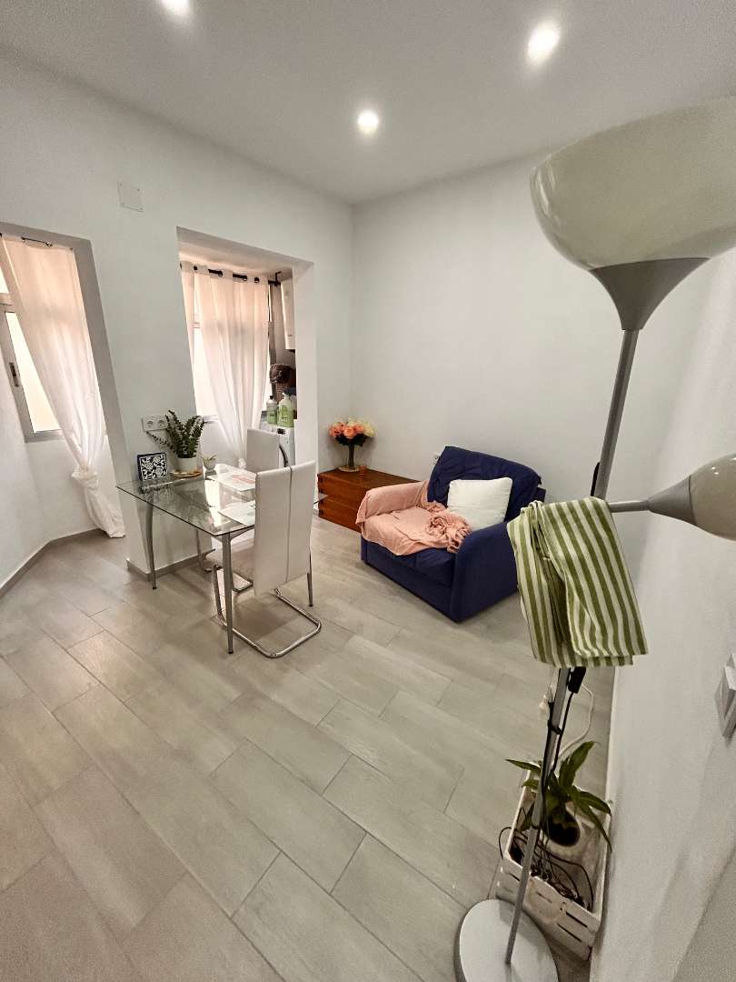 Piso en venta en Calle Jaime Segarra, Carolinas Bajas — 3